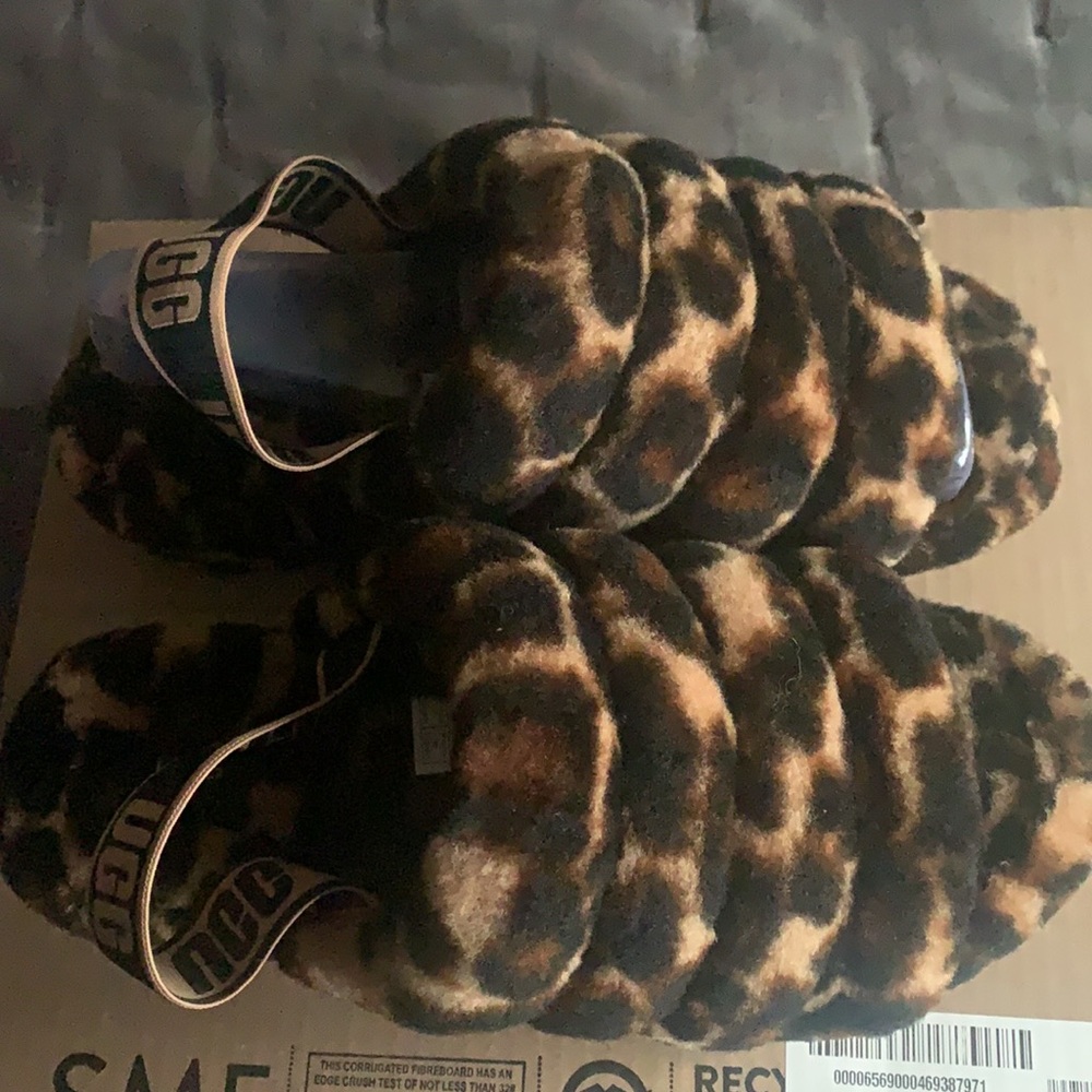 Ugg Slipper - image 2